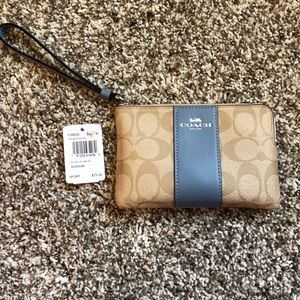 NWT Coach wristlet